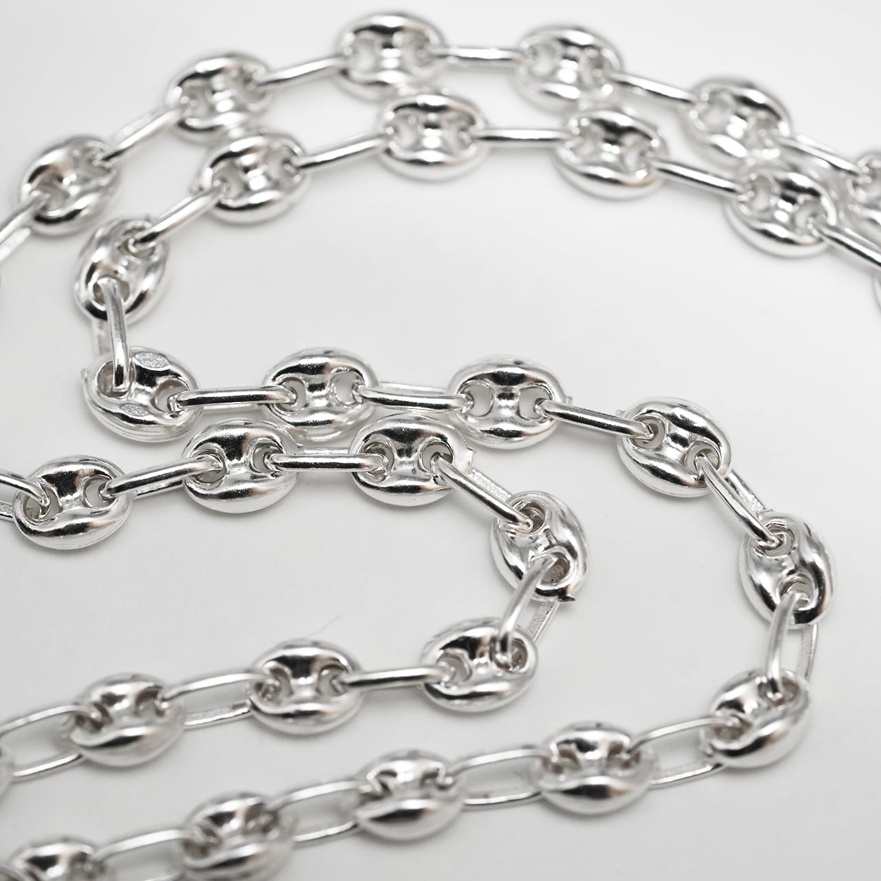 “NEW YORK” Classic Puffed Chain 45 ネックレス ¥24,200～￥29,700